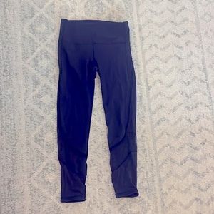 Lululemon Navy Leggings with mesh cutouts - Size 8
